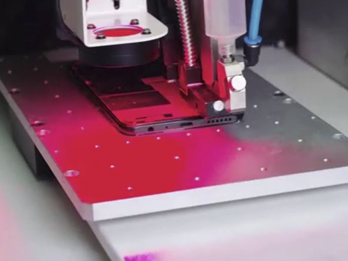 正确的使用热熔点胶机的方式,能够延长机器的使用寿命